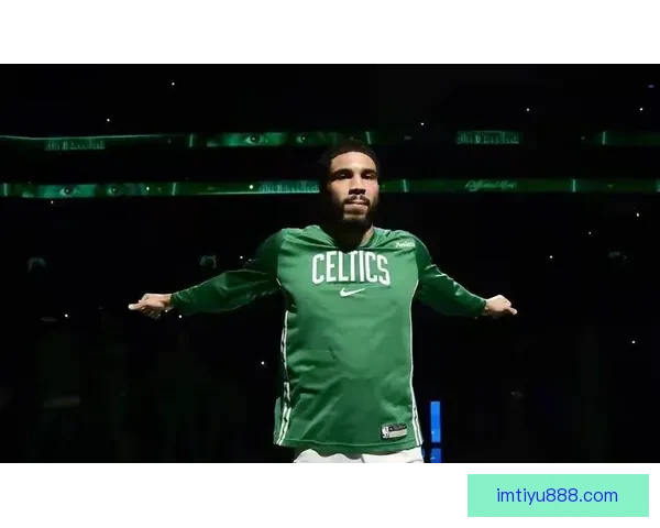 塔图姆用伤后恢复表现回应质疑 布朗透露队内会议达成一致决定以他为进攻核心