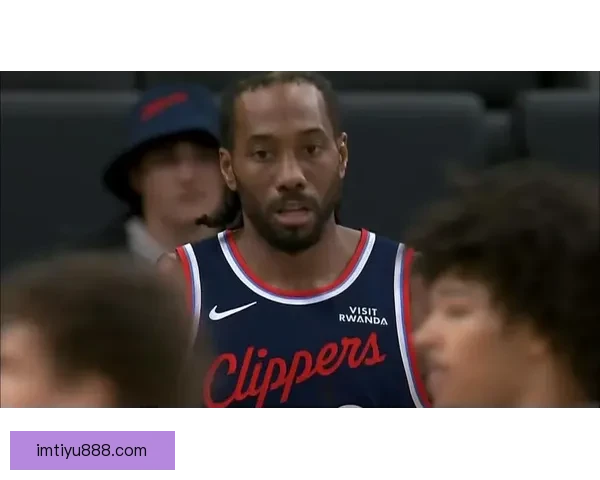 莱昂纳德透露曾因手腕伤情考虑让加兰投绝杀 球场背后是无数艰苦训练 莱昂纳德透露曾因手腕伤情考虑让加兰投绝杀 球场背后是无数艰苦训练